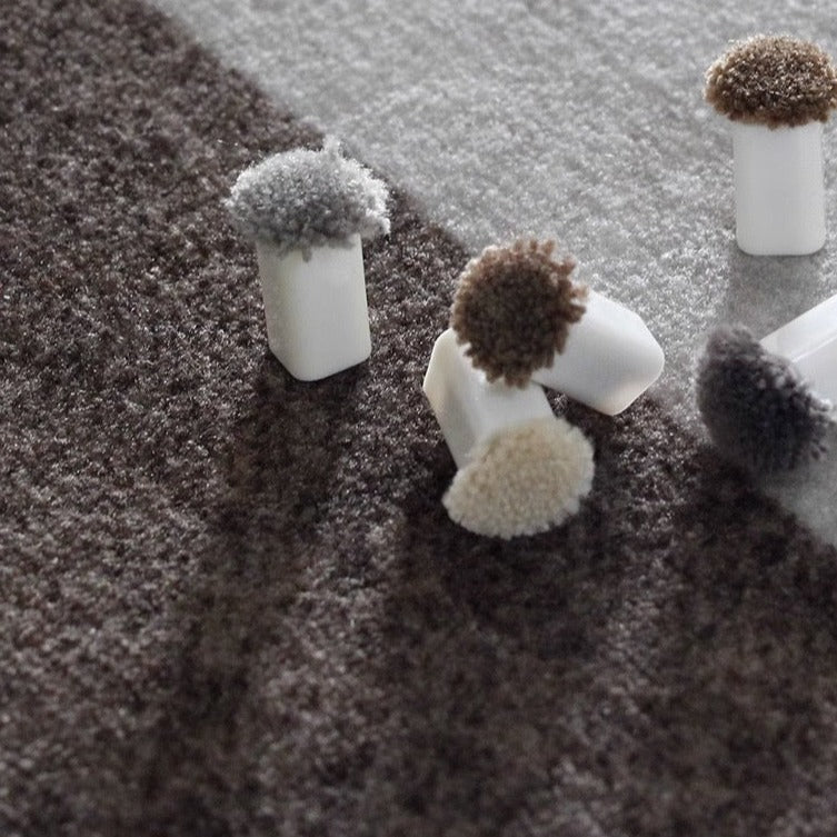 Great value for money! High-quality polypropylene Wilton woven carpet (Gradient) that you can use for a long time. 