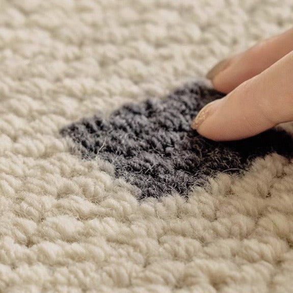 Machine-woven carpet made from pure natural wool! A high-quality item that you can use for a long time (Black Stone Apartment) 