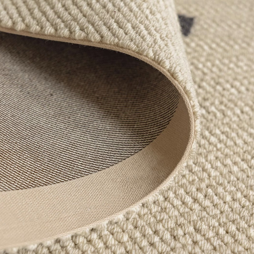 Machine-woven carpet made from pure natural wool! A high-quality item that you can use for a long time (Black Stone Apartment) 