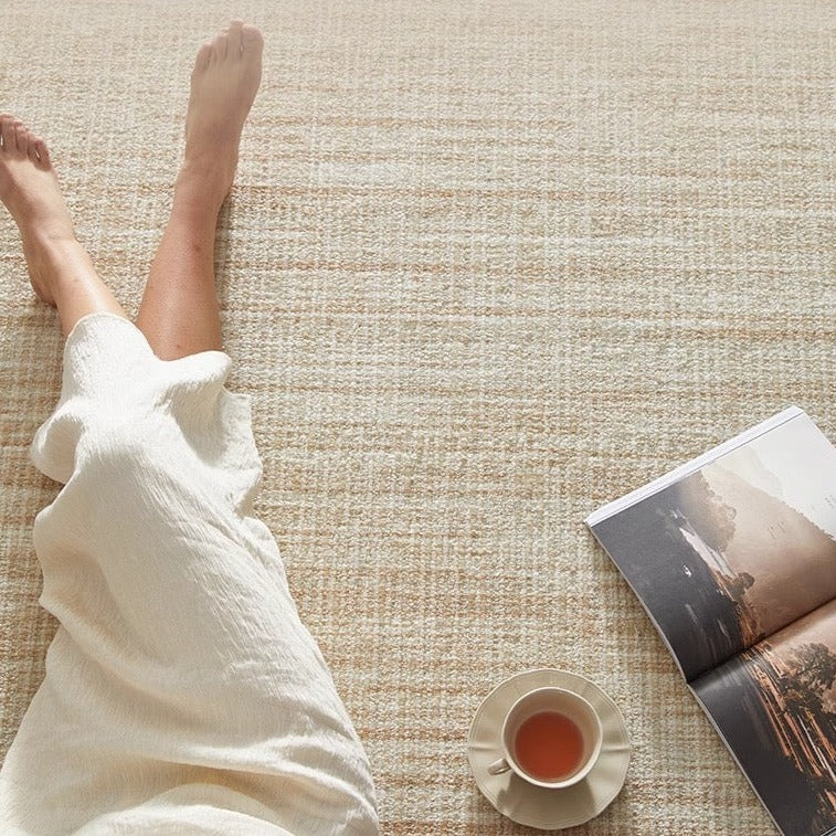 Machine-woven carpet made from pure natural wool! A high-quality product that you can use for a long time (Skin) 