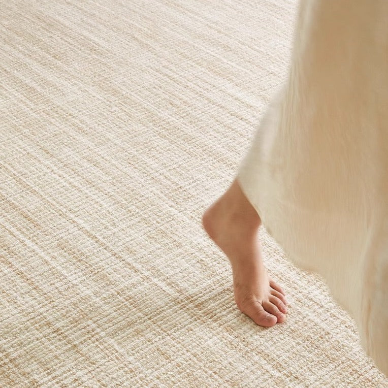Machine-woven carpet made from pure natural wool! A high-quality product that you can use for a long time (Skin) 