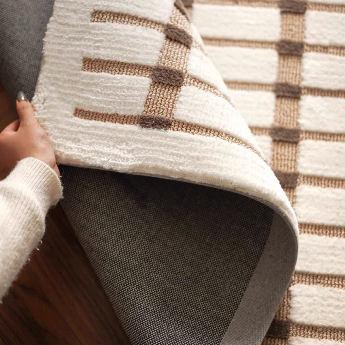 Modern French style is cute. 3D cut design luxury Wilton woven carpet (Biscuit) 