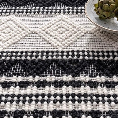Hand-woven carpet made from only natural materials! A high-quality product that you can use for a long time (Mexico-01)
