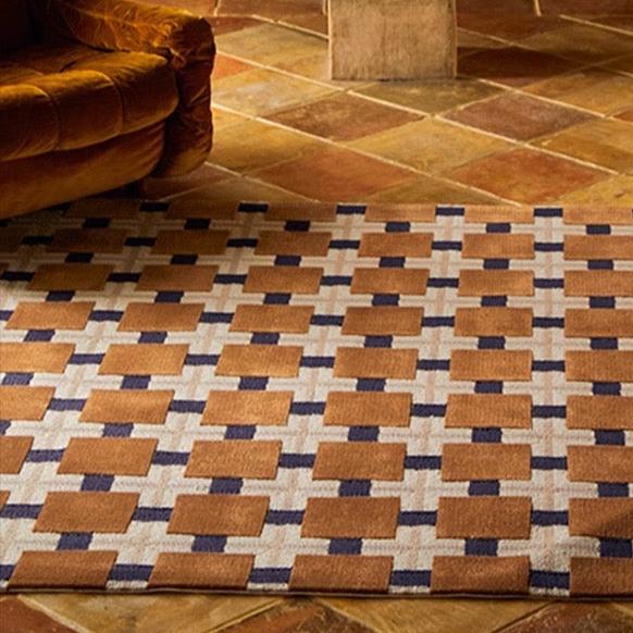 Luxury Hand Tufted Gun Stitched Carpet (American Vintage)