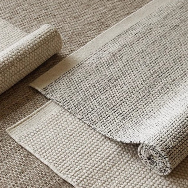A hand-woven carpet made from only natural materials! A high-quality item that you can use for a long time (Rock)