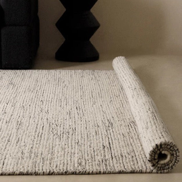 A hand-woven carpet made from only natural materials! A high-quality item that you can use for a long time (Rock)