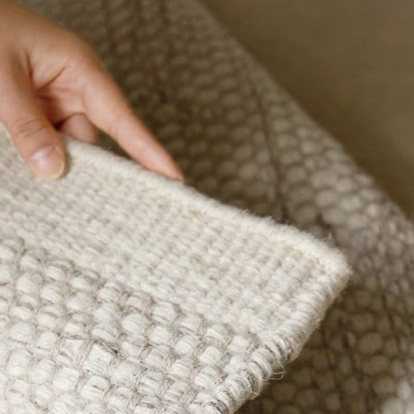 A hand-woven carpet made from only natural materials! A high-quality item that you can use for a long time (Rock)