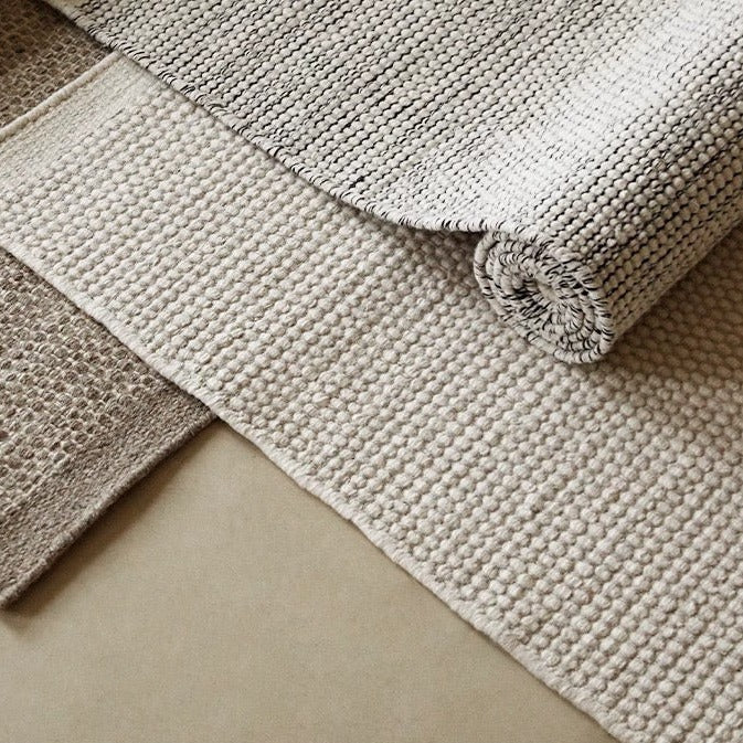 A hand-woven carpet made from only natural materials! A high-quality item that you can use for a long time (Rock)