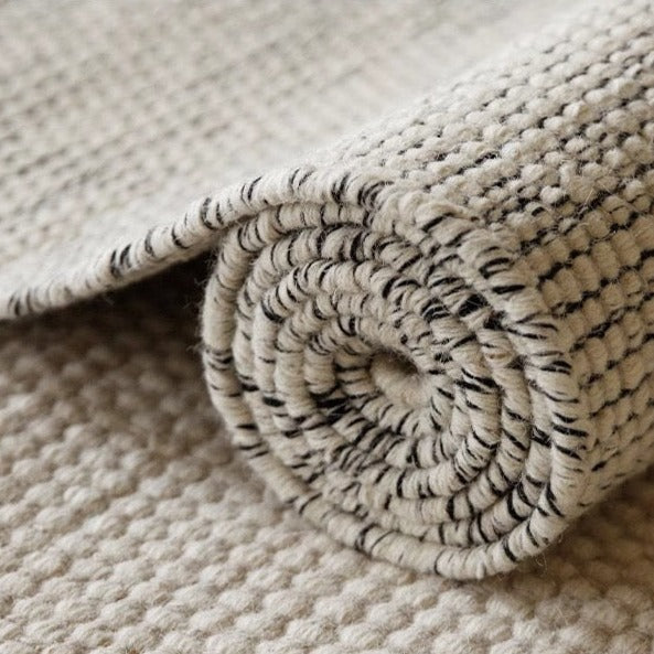 A hand-woven carpet made from only natural materials! A high-quality item that you can use for a long time (Rock)