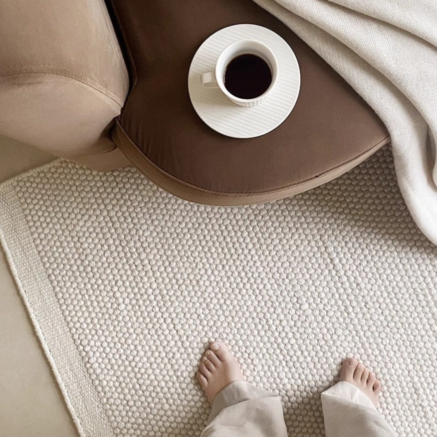 A hand-woven carpet made from only natural materials! A high-quality item that you can use for a long time (Rock)