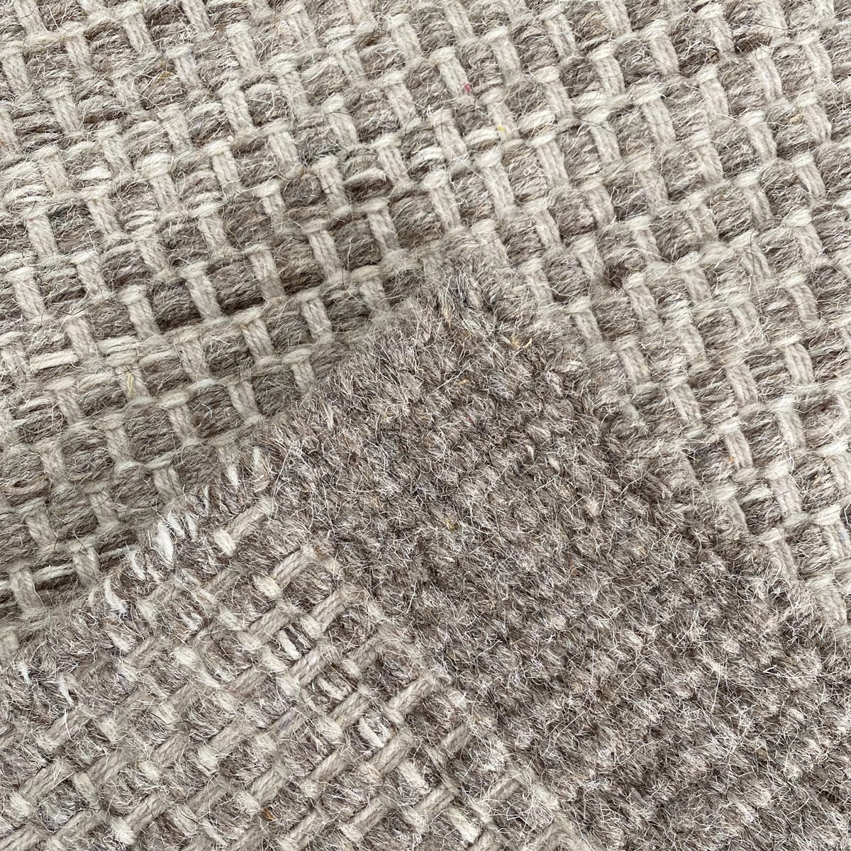 A hand-woven carpet made from only natural materials! A high-quality item that you can use for a long time (Rock)