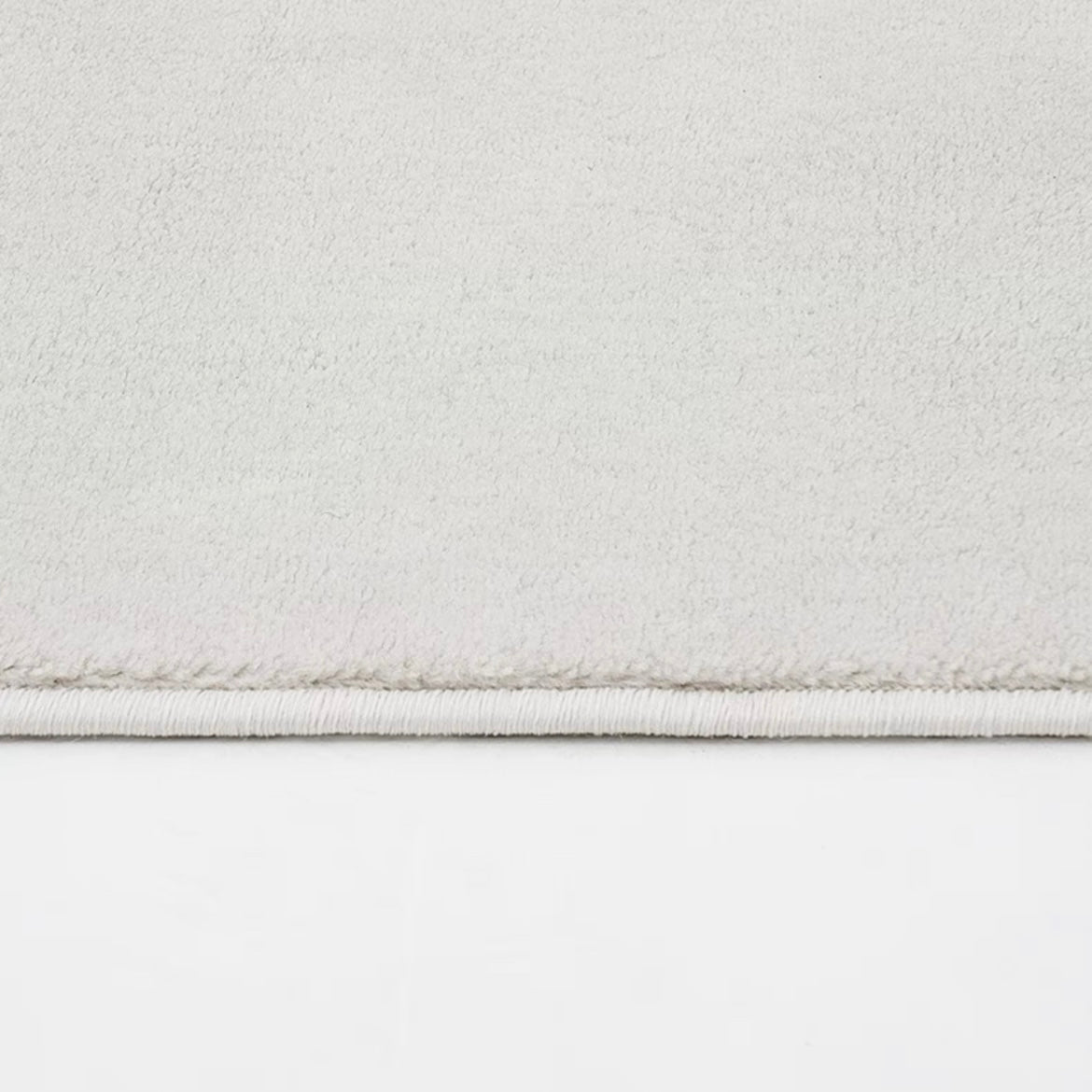 Perfect for a monochrome room. Stylish grey Wilton rug (Annie) 