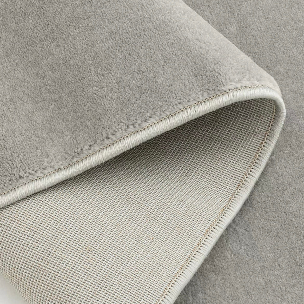 Perfect for a monochrome room. Stylish grey Wilton rug (Annie) 