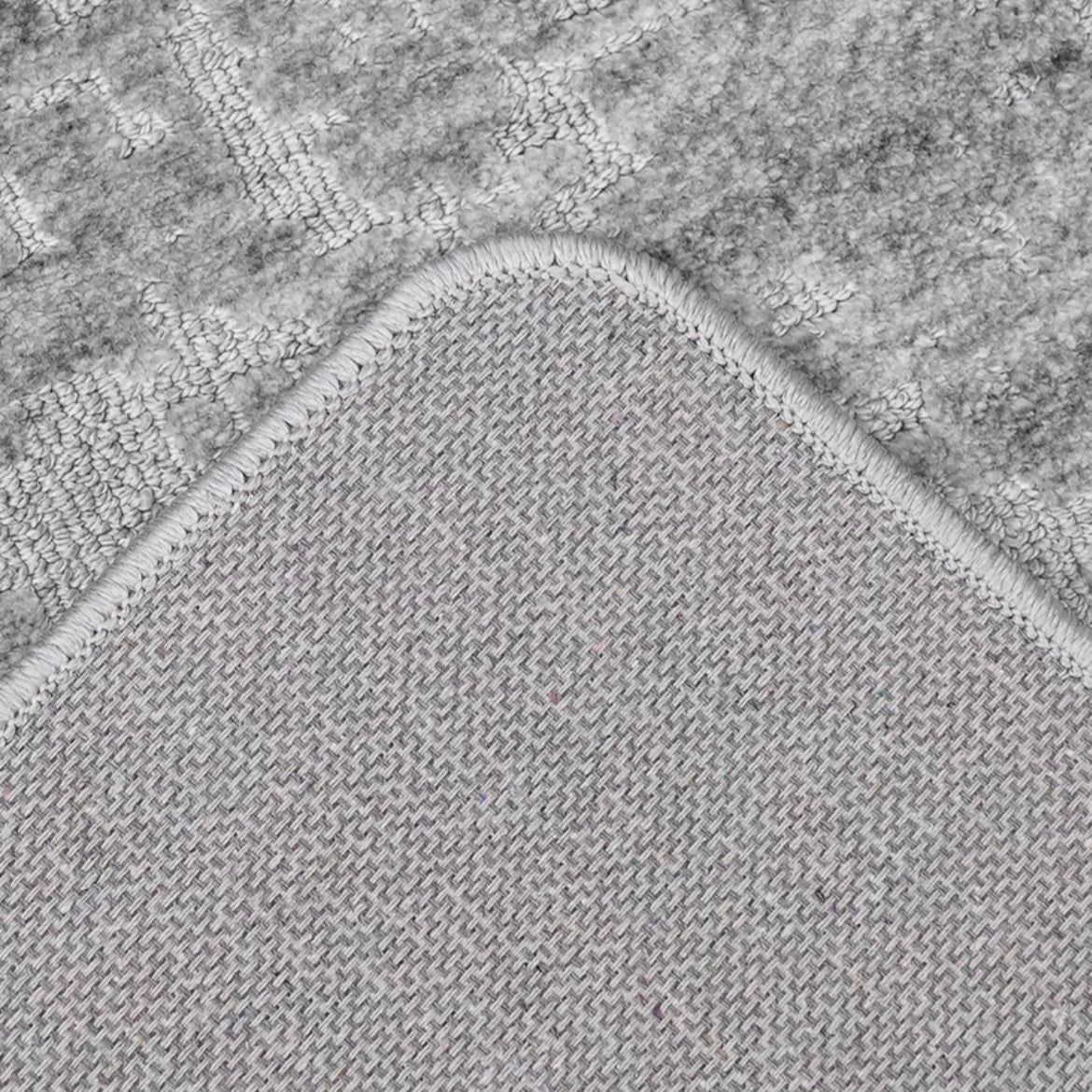 Perfect for a monochrome room. Stylish grey Wilton woven rug (Keladi)