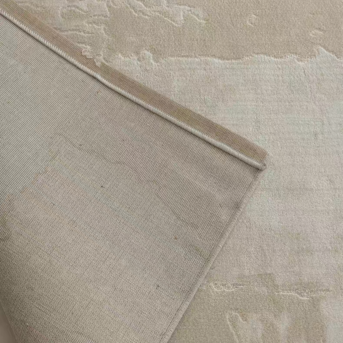 Classic Scandinavian 3D design Wilton woven carpet (Lille) 