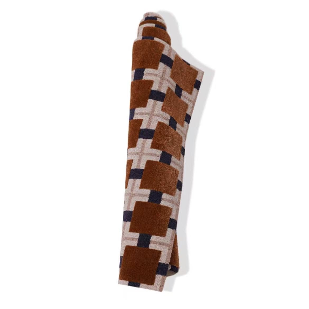 Luxury Hand Tufted Gun Stitched Carpet (American Vintage)