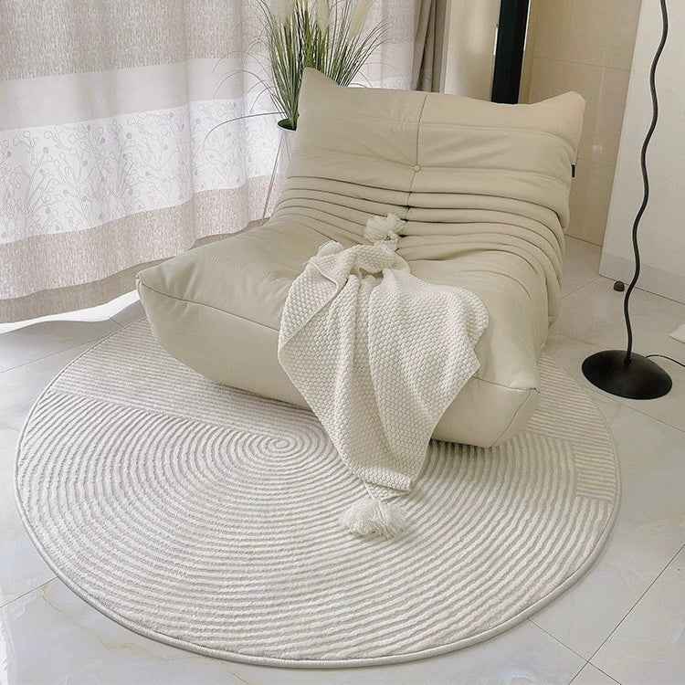 Perfect for a monochrome room. Stylish grey Wilton woven rug (HALFHALF) 