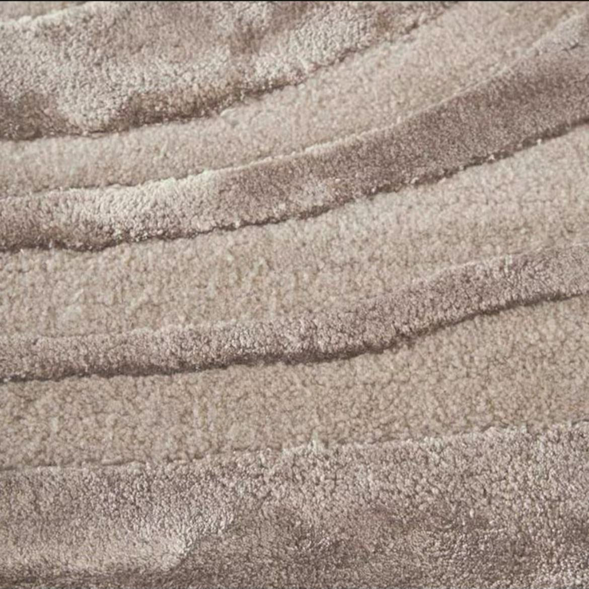 Luxury handmade tufted gun stitch carpet (shifting sands)