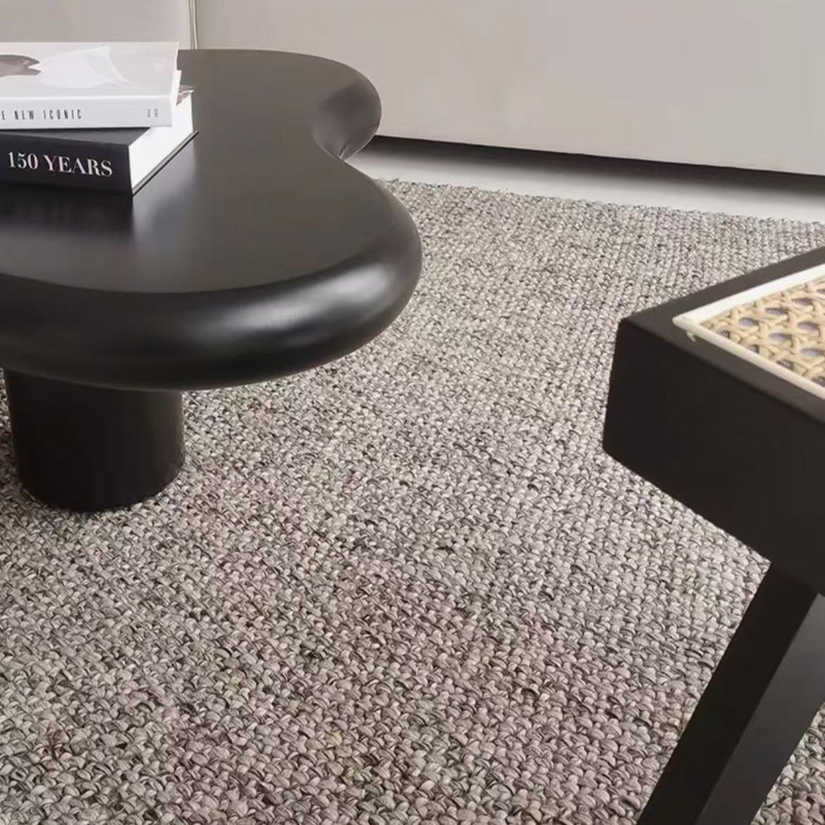 Hand-woven carpet made using only natural materials! A high-quality item that you can use for a long time (cross)