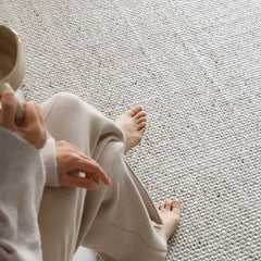 Hand-woven carpet made using only natural materials! A high-quality item that you can use for a long time (cross)