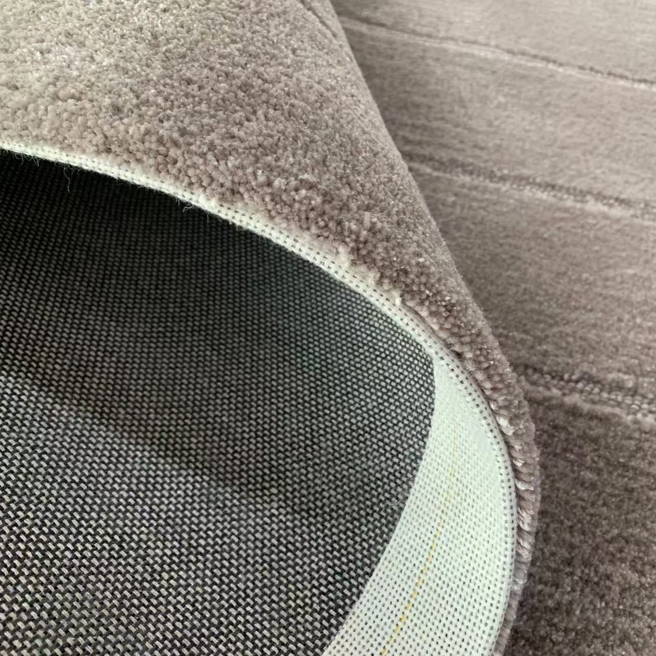 High-quality handmade tufted gun-stitched carpet (regulation)
