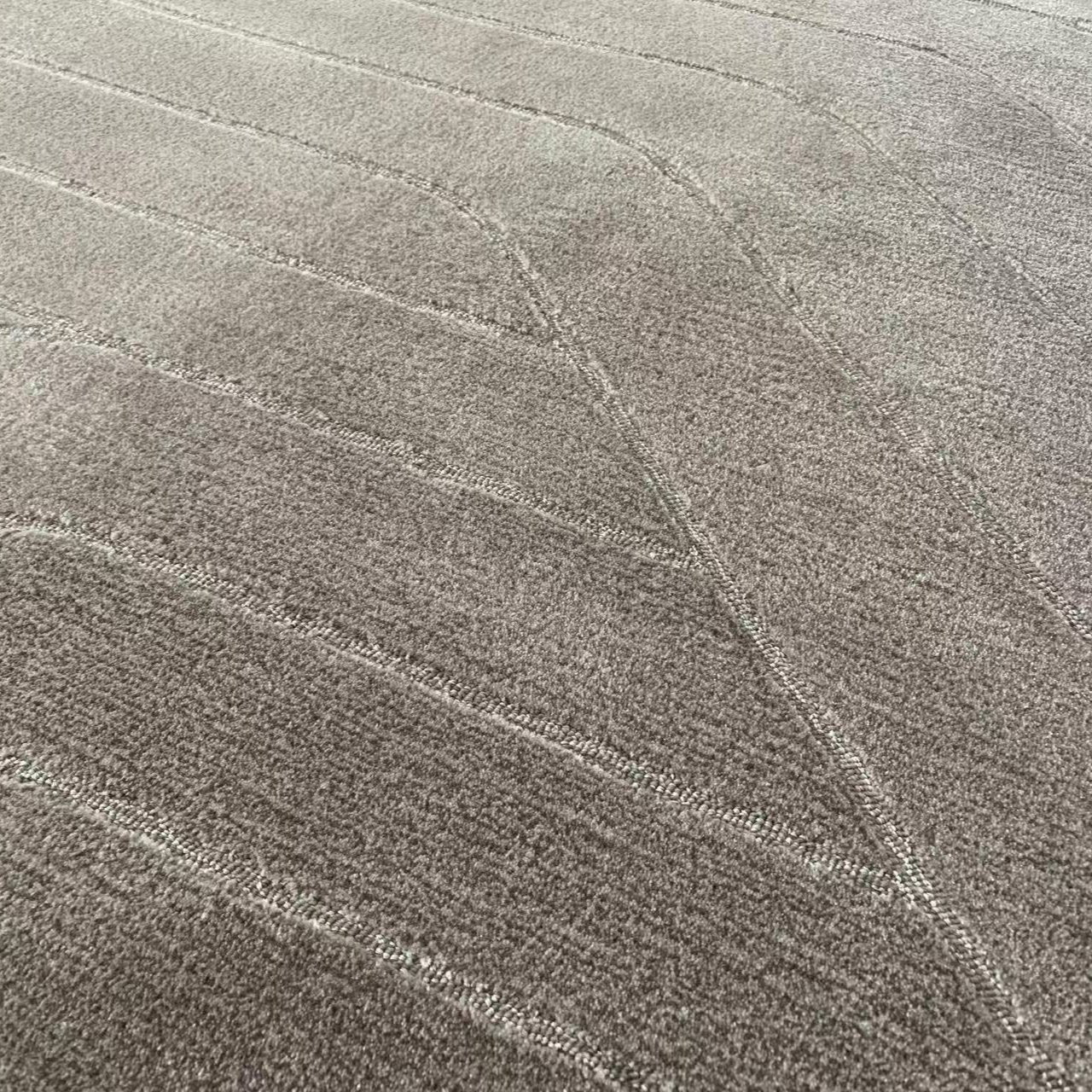 High-quality handmade tufted gun-stitched carpet (regulation)
