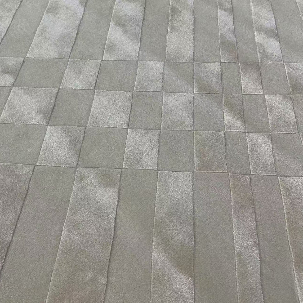 High-quality handmade tufted gun-stitched carpet (pearl)